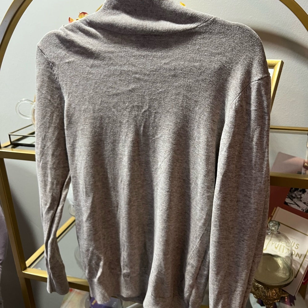 H&M Men's cream colored Turtleneck Sweater